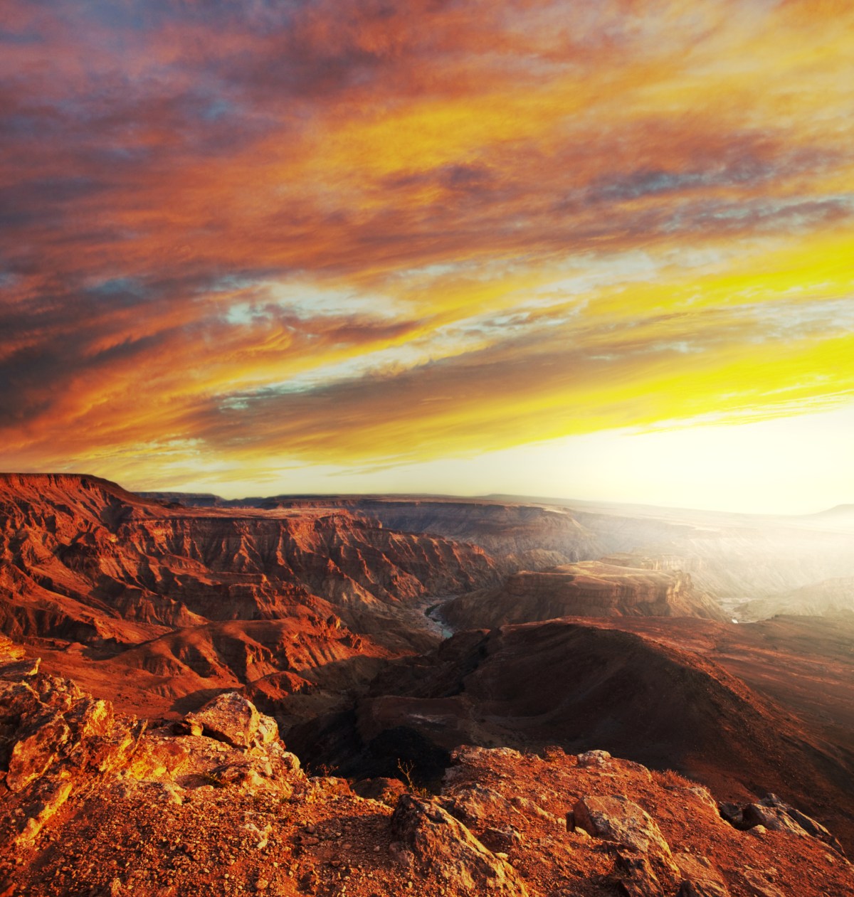 99056876_fish-river-canyon_namibia