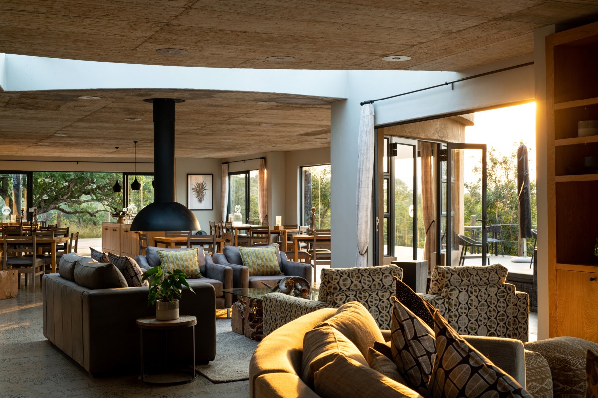 Mthembu Guest Lounge Morning