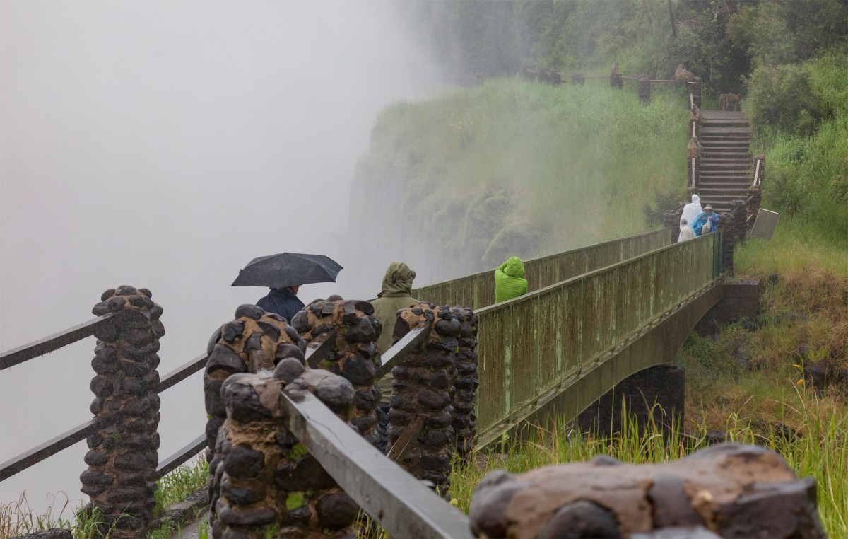 Knife Edge Bridge Victoria Falls Zambia-519122482.jpg