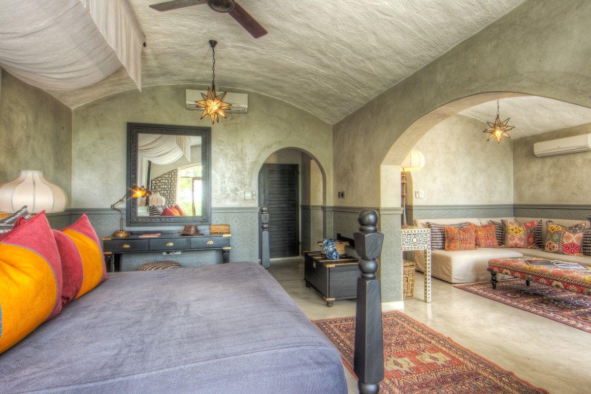 chobe-game-lodge-suite-main-bedroom